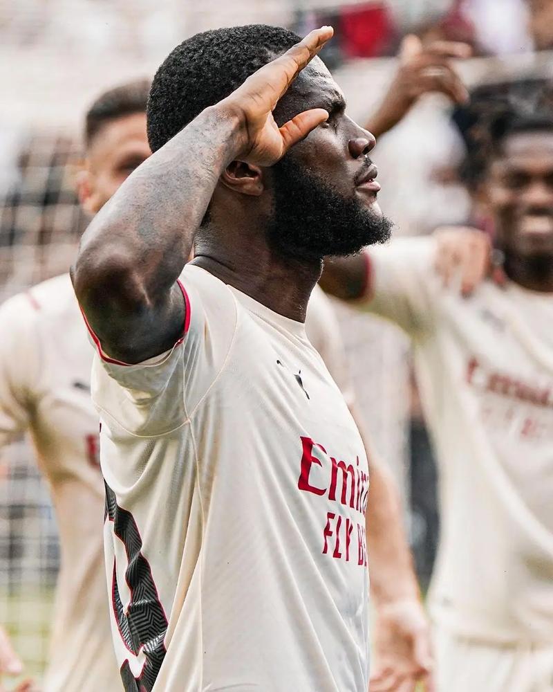 密尔沃基酿酒人队宣布签下外野手阿基尔·巴杜，寻求跑垒速度的补充