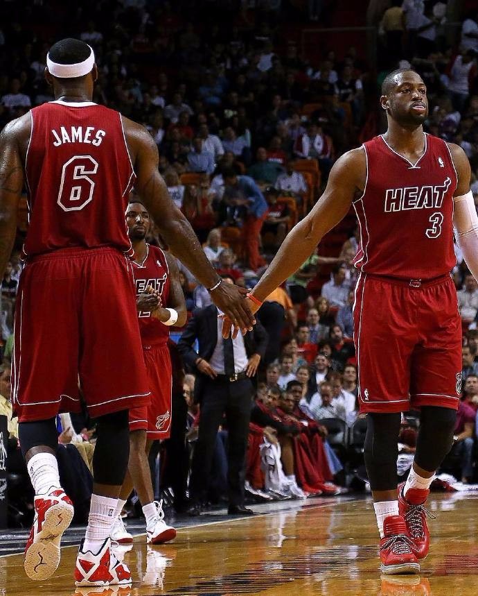 奇幻作家布兰登·桑德森力推《迷雾之子》改编3A游戏