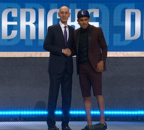 篮球CBA球队发布新赛季口号，目标直指冠军