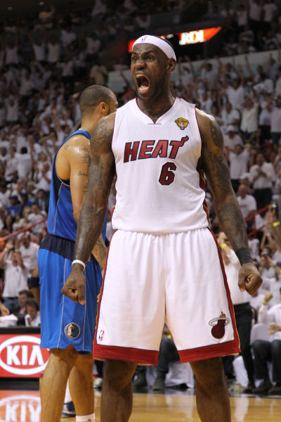 [冰雪]苏翊鸣获得男子单板坡面障碍技巧银牌