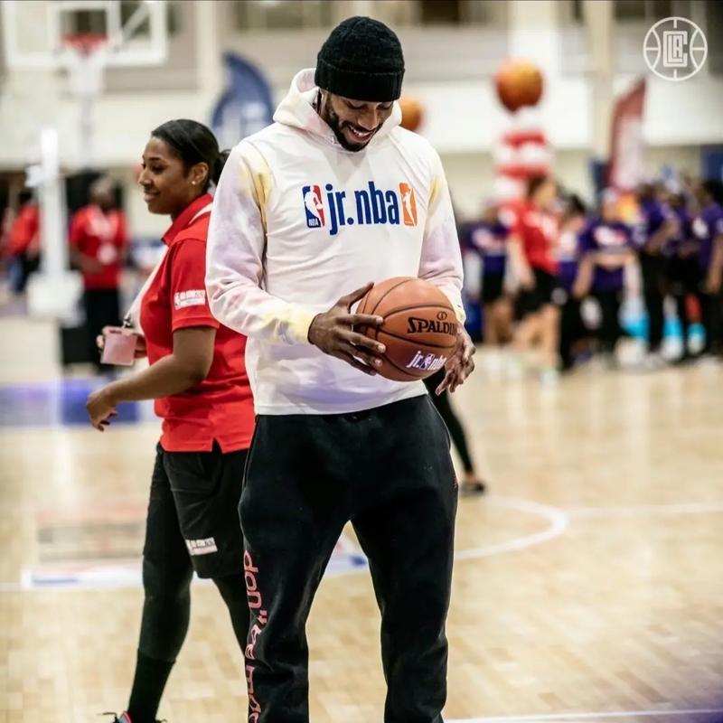 西甲：皇马3-2巴萨，贝林厄姆补时绝杀！