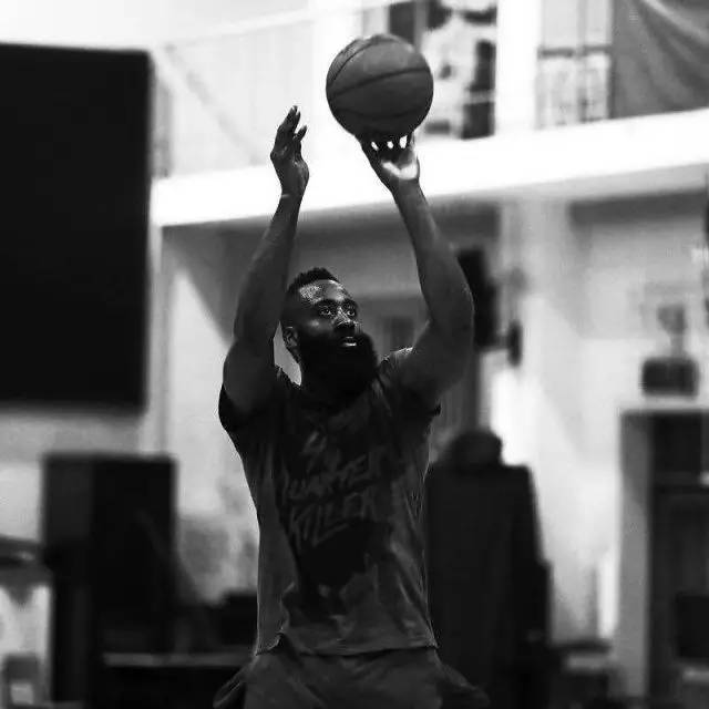 足球曼联新援首秀即破门，球迷高呼：值了！