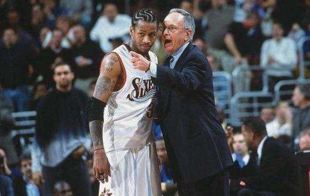 队报：皇马高层视西超杯为决定阿隆索未来的重要节点