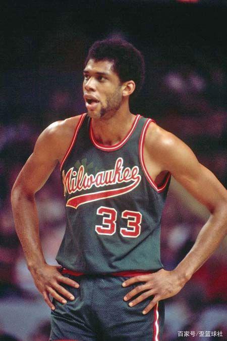 大爆冷！勇士、火箭13分失利，马刺憾负，最新排名太阳反超火箭！